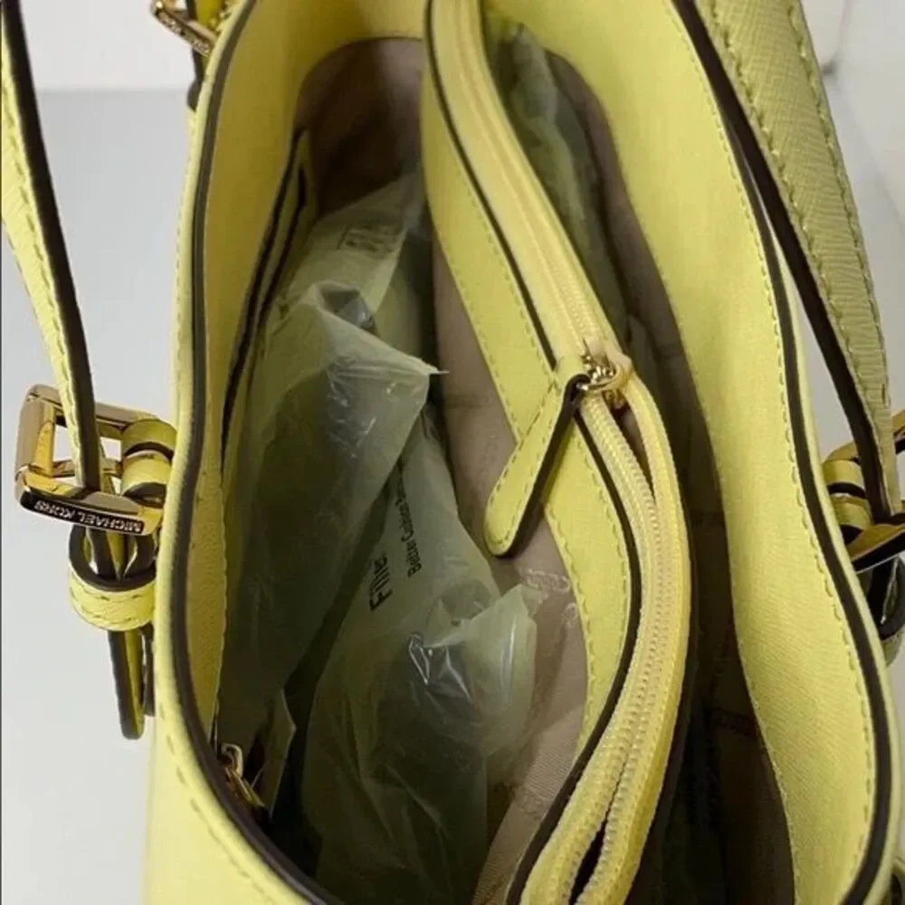 Michael Kors Jet‎ Set Pocket Multi-function tote